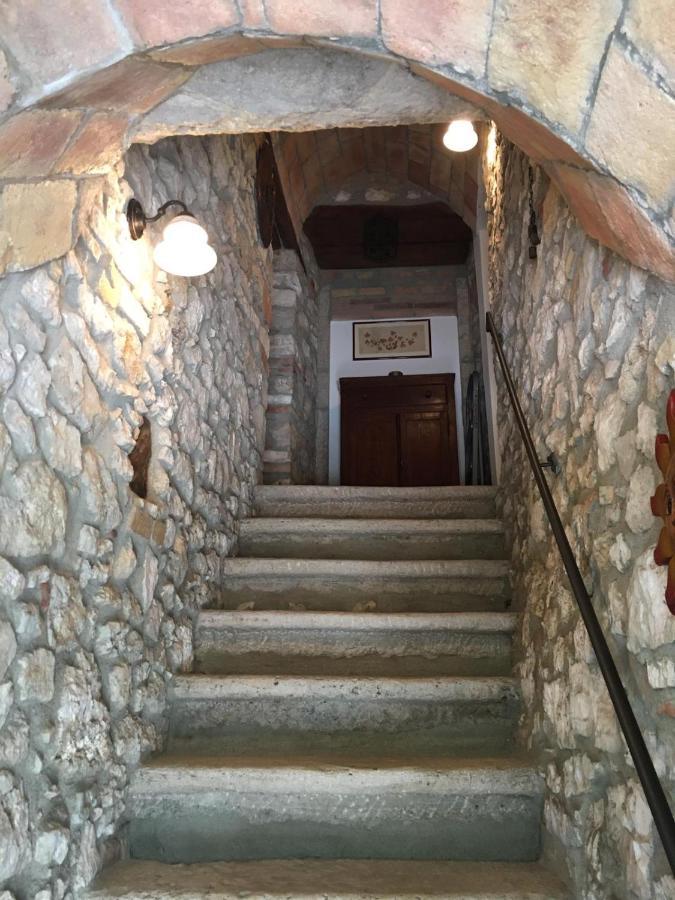 La Casetta Al Roccone Semproniano Dış mekan fotoğraf